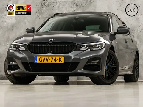 BMW 3 Serie 330e M Sport High Executive 292Pk Automaat (PANORAMADAK, M PAKKET, APPLE CARPLAY, CAMERA, LEDER/ALCANTARA, SFEERVERLICHTING, GETINT GLAS, ELEK ACHTERKLEP, STOELVERWARMING, NIEUWSTAAT)