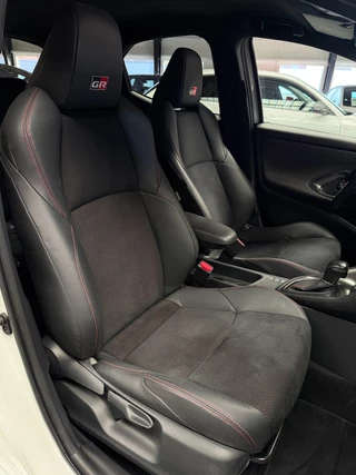 Toyota Yaris – thumbnail 12