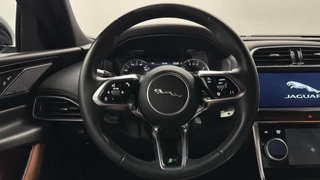 Jaguar XE – thumbnail 31