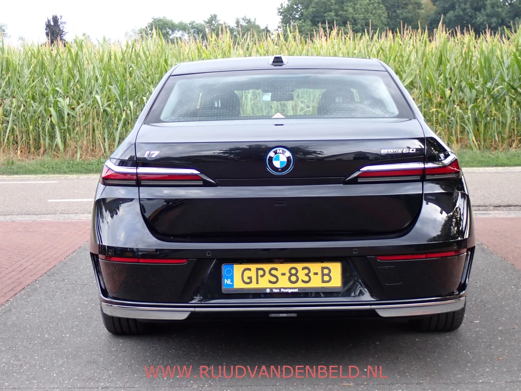BMW i7 – foto 4
