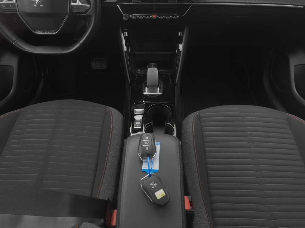 Peugeot e-208 – foto 27