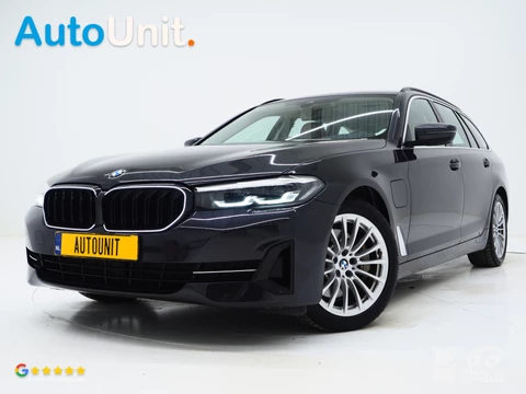 BMW 5 Serie Touring 530e | LED Grille | Leder | Camera | Dodehoek | Sfeerlicht | Cruise | Carplay