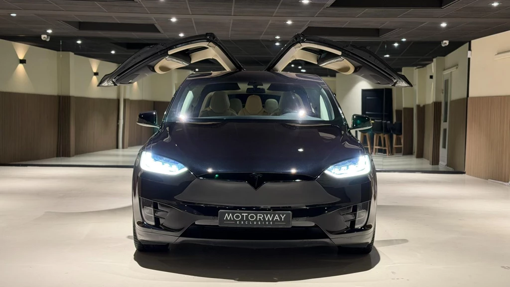 Tesla Model X – foto 10