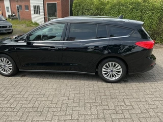 Ford Focus – thumbnail 2