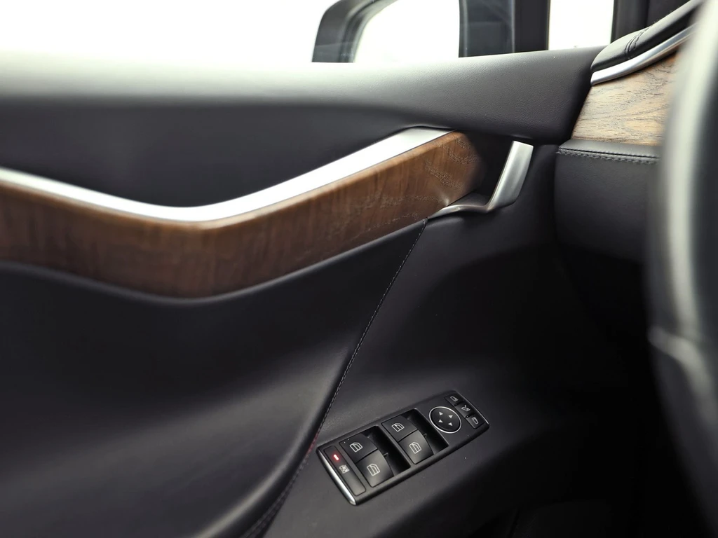 Tesla Model X – foto 40