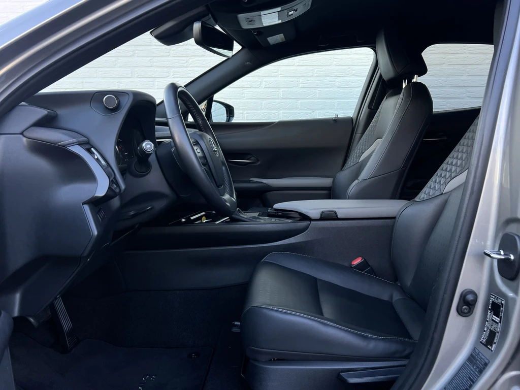 Lexus UX – foto 27
