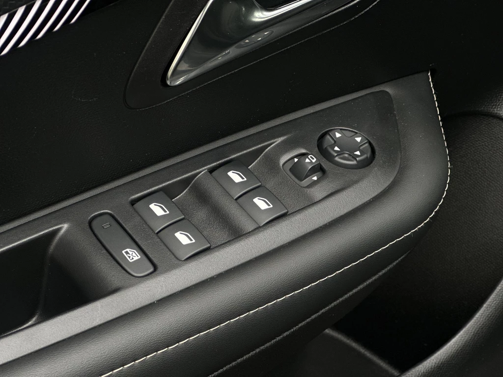 Peugeot 208 – foto 23