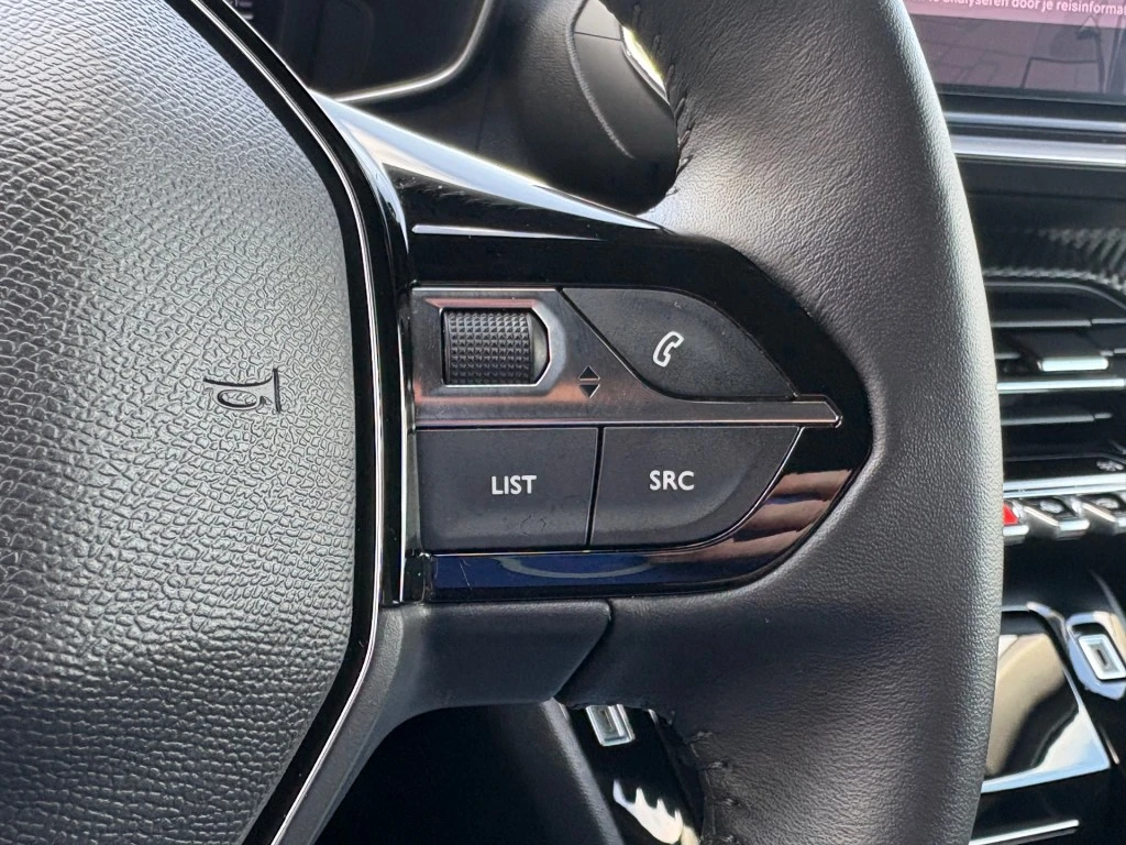 Peugeot e-2008 – foto 17