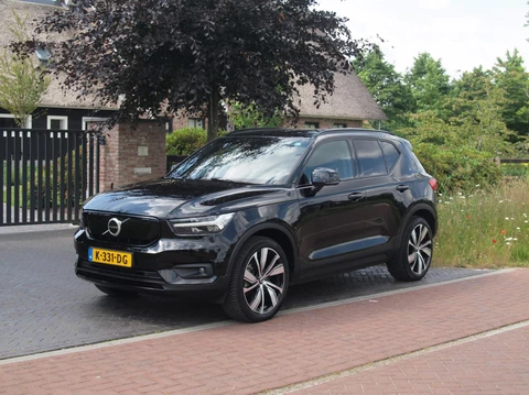 Volvo XC40 Recharge P8 AWD R-Design | SOH 91% | Trekhaak | Parkeersensoren | Apple Carplay | Cruise Control | NL-Auto |