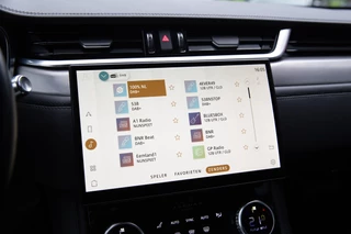 Jaguar F-PACE – thumbnail 15