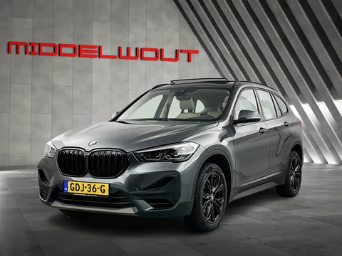 BMW X1 sDrive18i High Exe. Shadow-Line Pano-dak/Leder/18'LMV/Navi+ Keyless Start