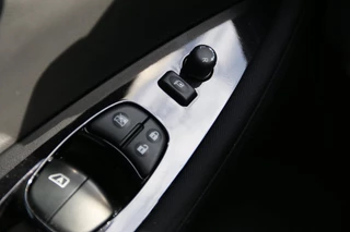 Nissan Leaf – thumbnail 24