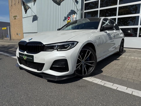 BMW 3-serie 330e High Executive M Performance CARBON/LASER
