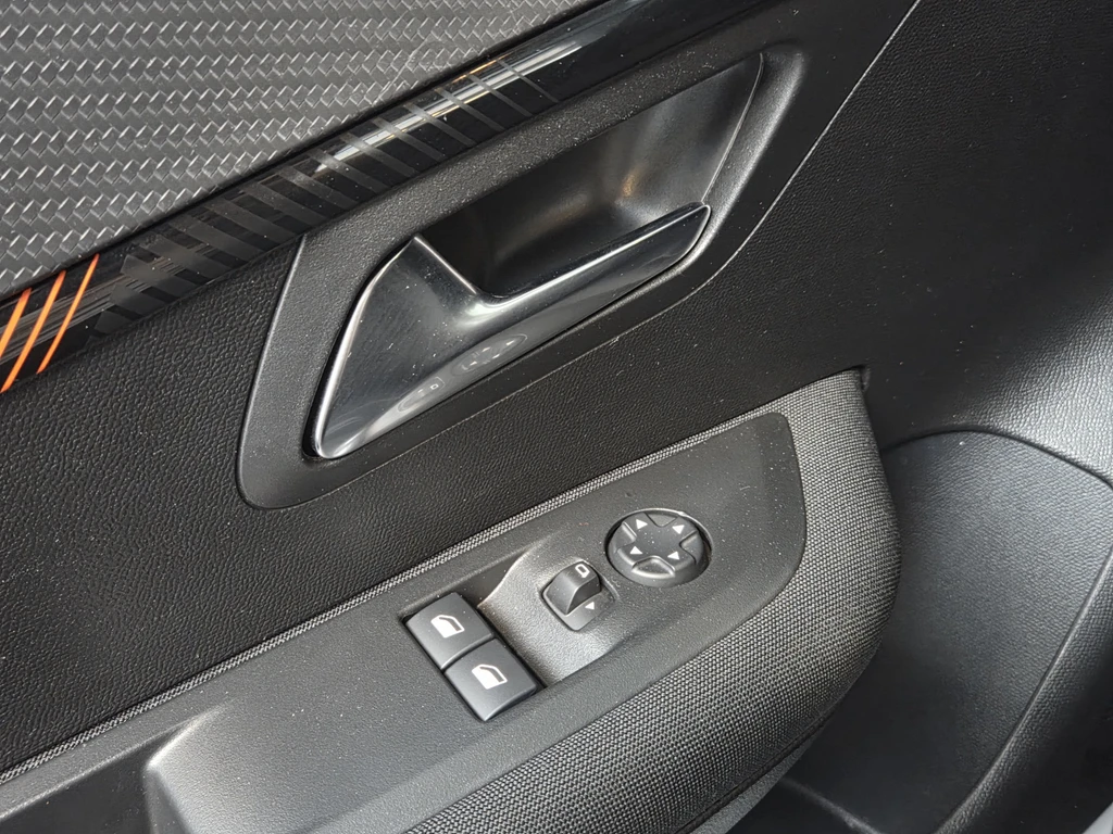 Peugeot 208 – foto 17