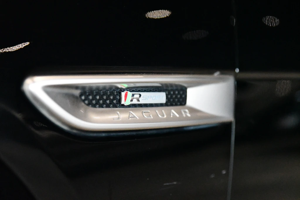 Jaguar XE – foto 13