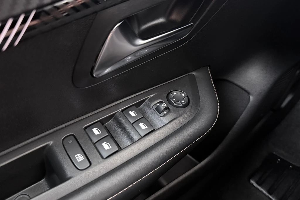 Peugeot 208 – foto 16