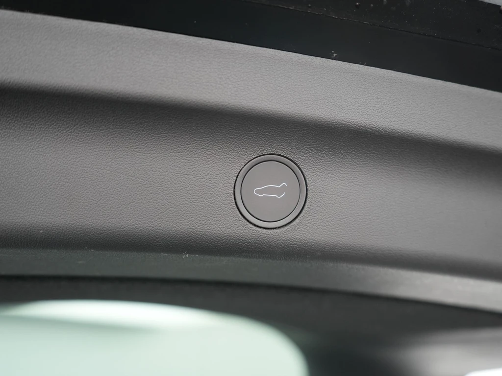 Tesla Model Y – foto 23