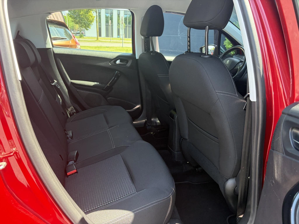 Peugeot 208 – foto 11