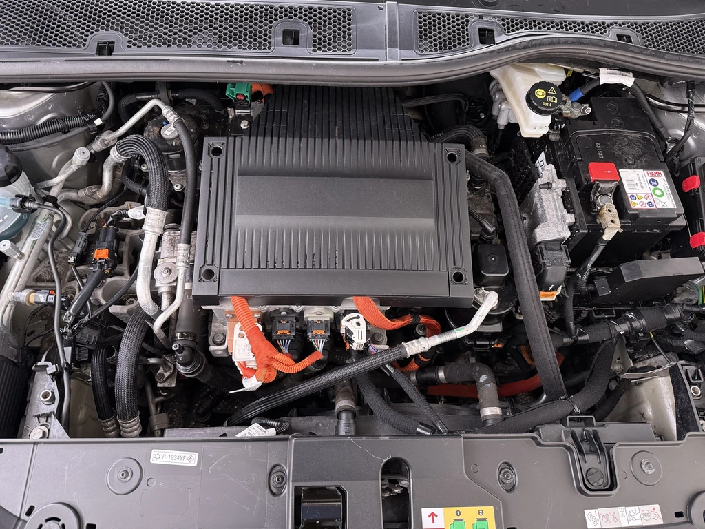Peugeot e-208 – foto 38