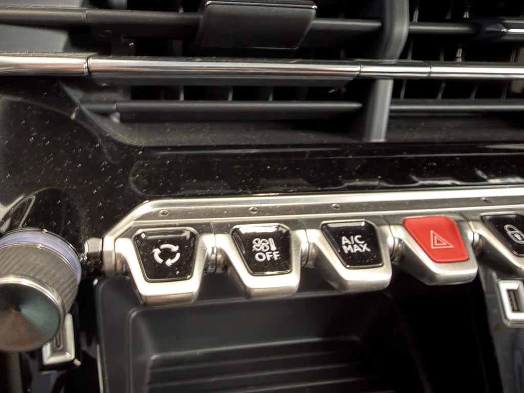 Peugeot 208 – foto 17