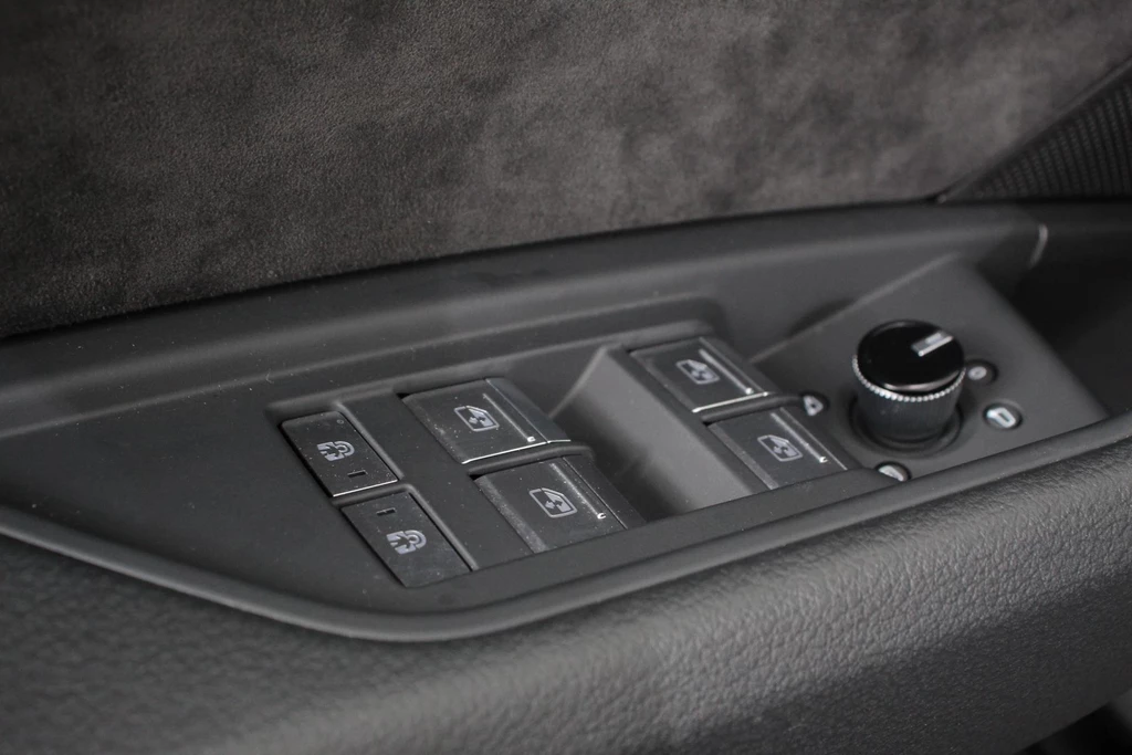 Audi e-tron – foto 12