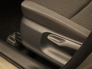 Toyota Yaris – thumbnail 23