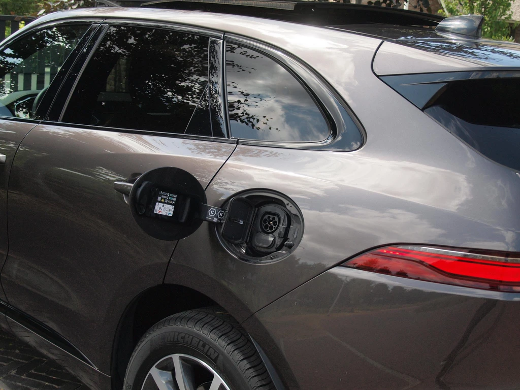 Jaguar F-PACE – foto 15