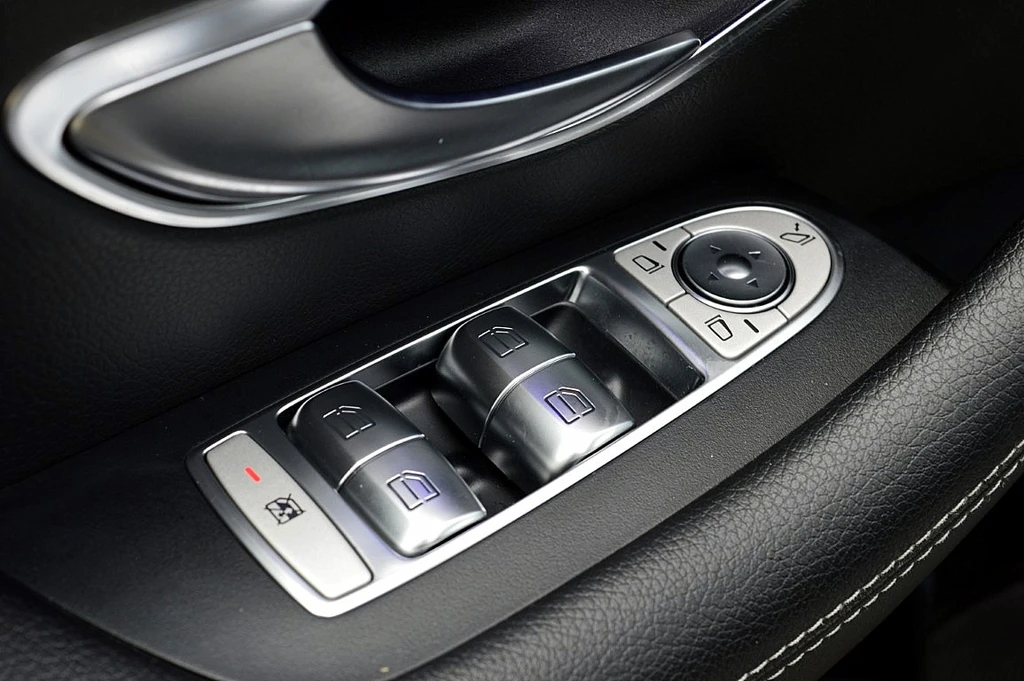 Mercedes-Benz E-Klasse – foto 31