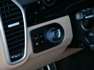 Porsche Cayenne – thumbnail 37