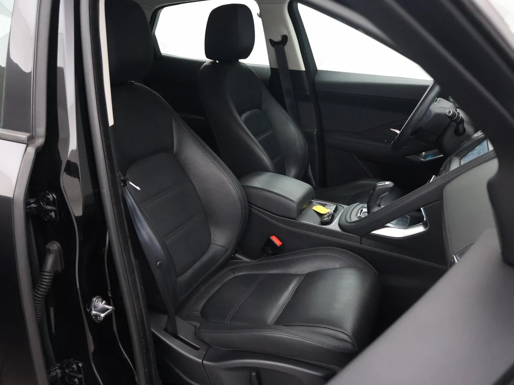 Jaguar E-PACE – foto 11