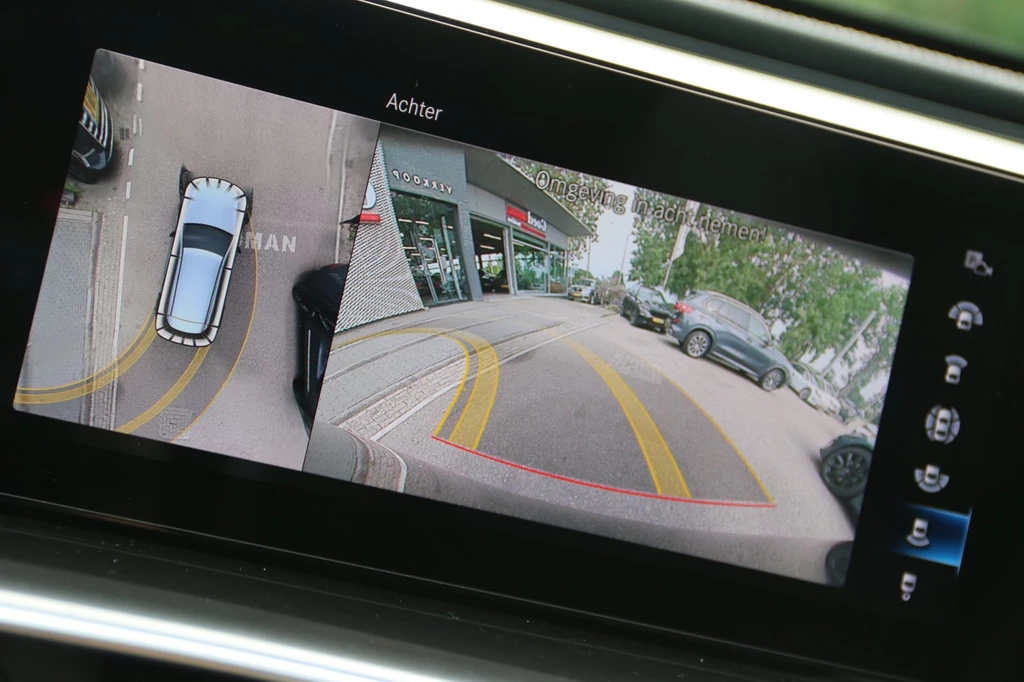 Mercedes-Benz EQC – foto 19
