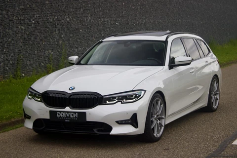 BMW 330i Touring|Pano - Parelmoer Wit - Live Cockpit - 1 Eig