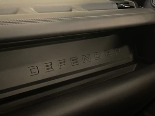 Land Rover Defender – thumbnail 36