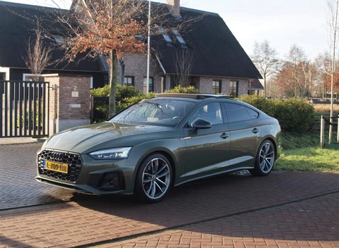 Audi A5 Sportback 35 TFSI S edition Competition | Panoramadak | Sfeerverlichting | Apple Carplay | Virtual Cockpit |