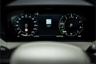 Land Rover Range Rover Velar – thumbnail 23