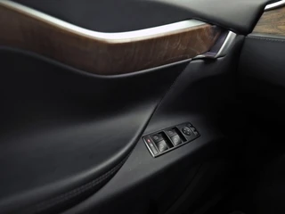 Tesla Model X – thumbnail 38