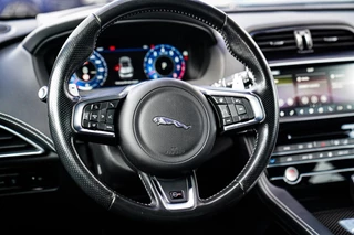 Jaguar F-PACE – thumbnail 53