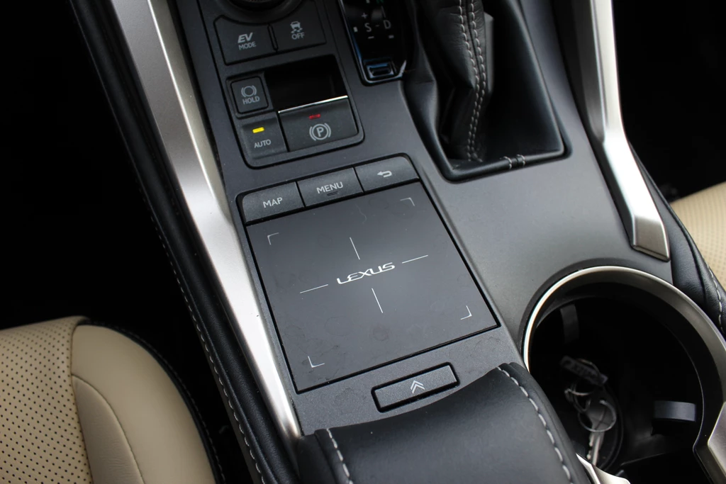 Lexus NX – foto 30