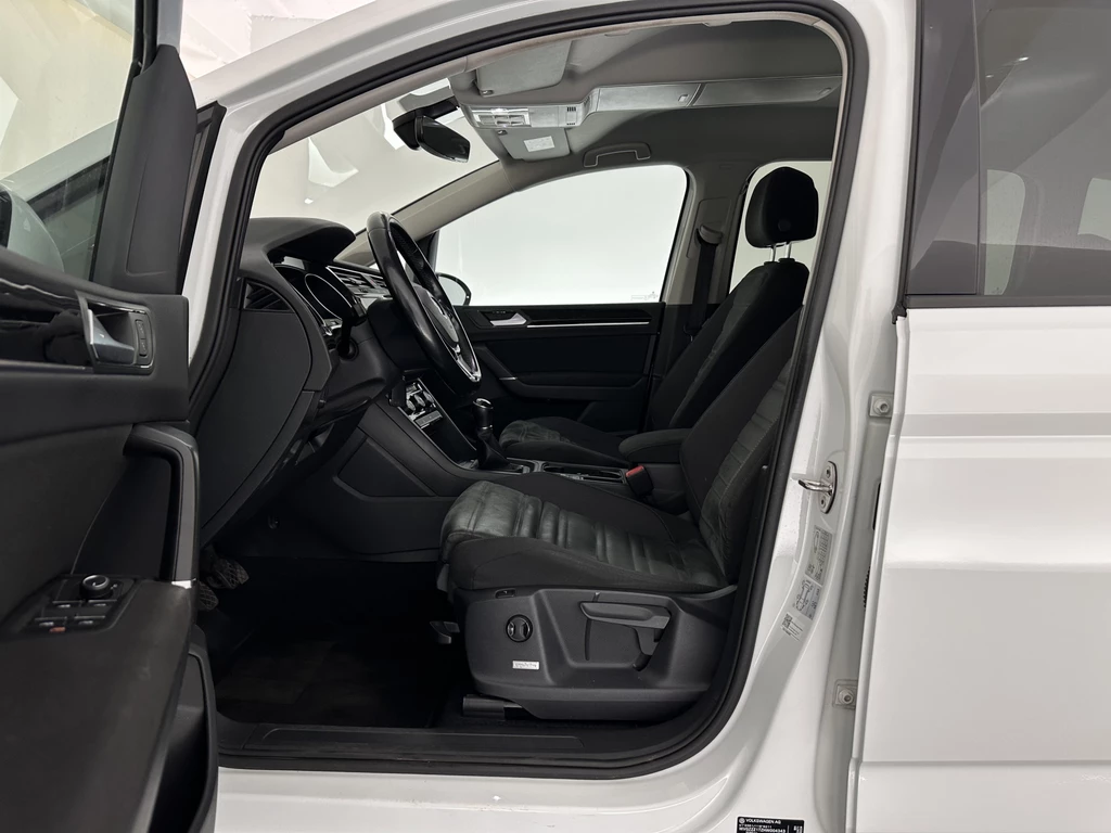 Volkswagen Touran – foto 9