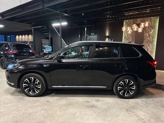 Mitsubishi Outlander – thumbnail 3