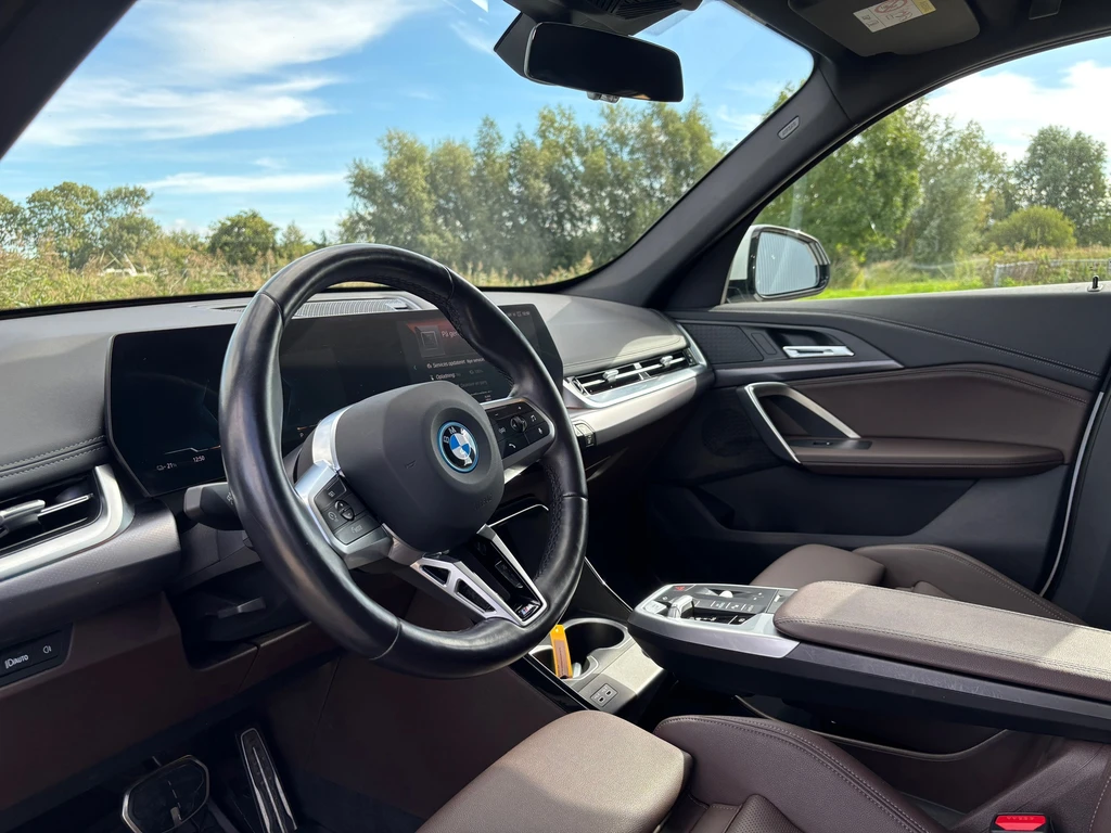 BMW iX1 – foto 12