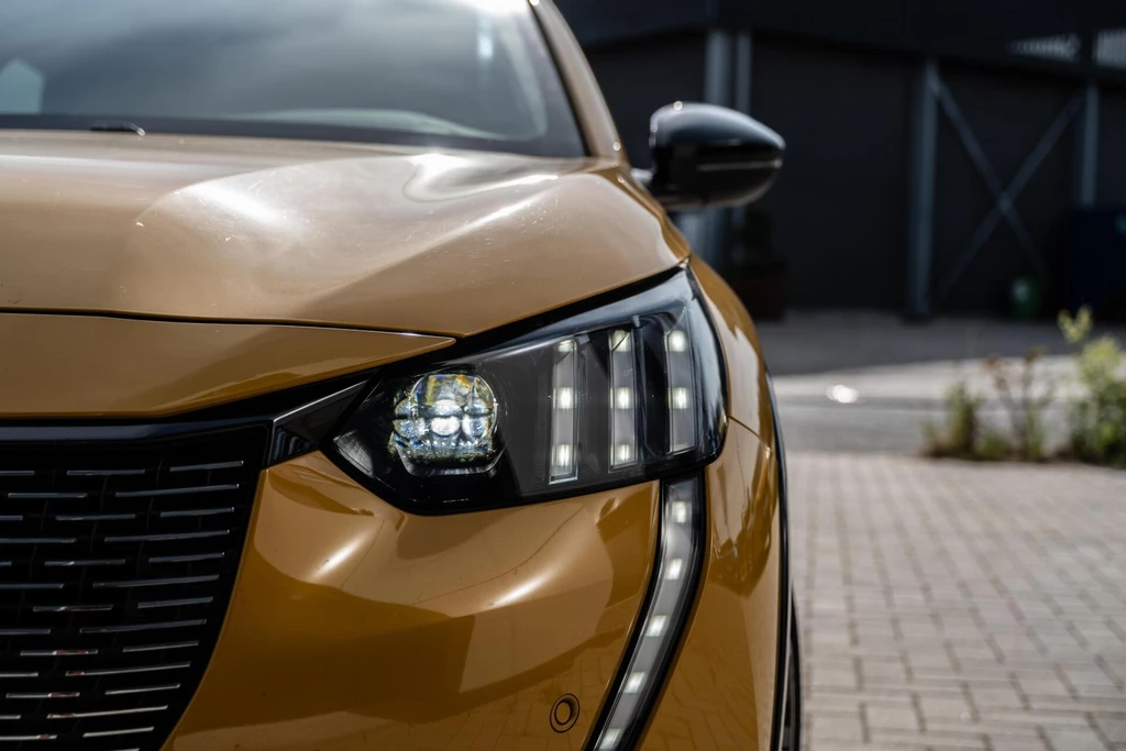 Peugeot 208 – foto 16