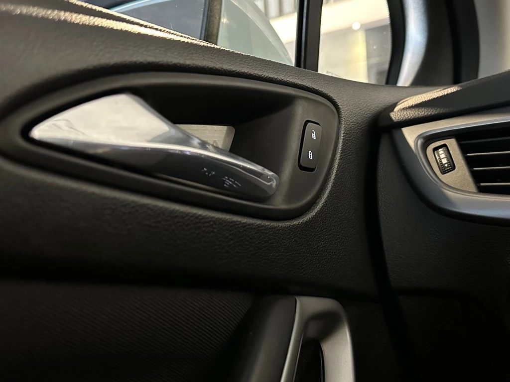 Opel Astra – foto 32