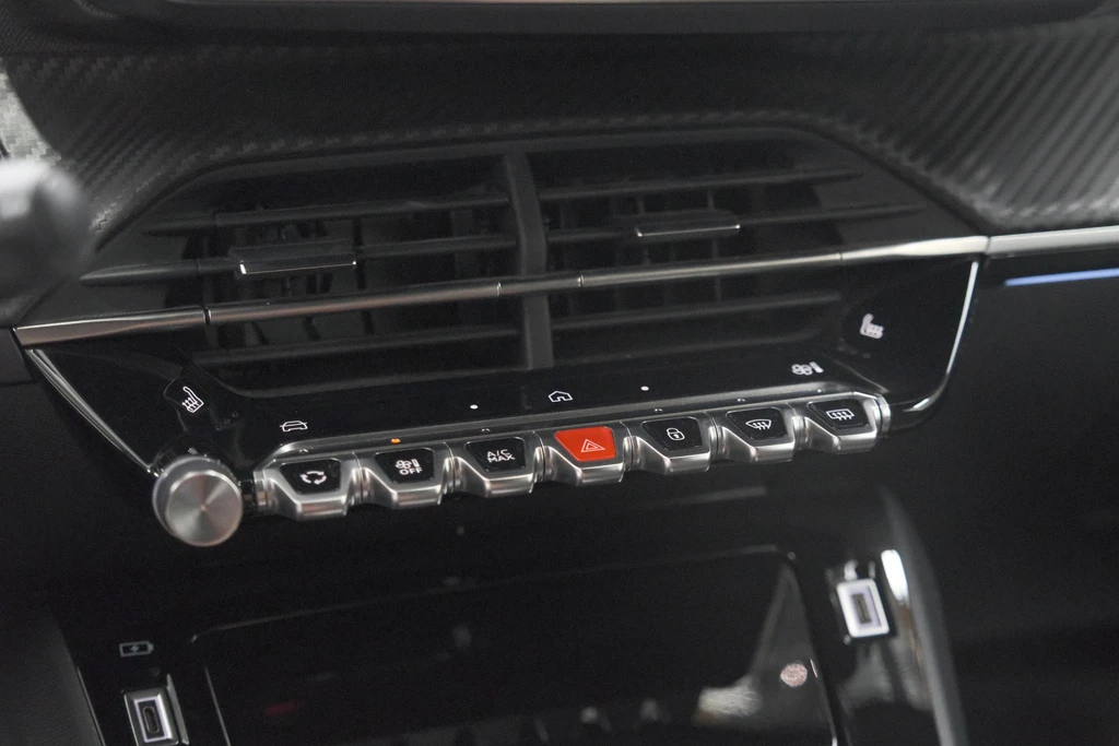 Peugeot 208 – foto 39