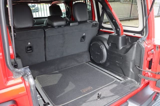 Jeep Wrangler – thumbnail 11