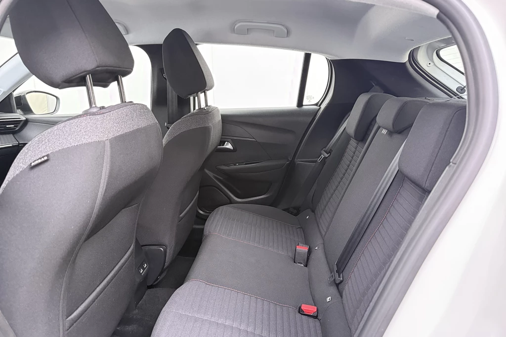 Peugeot e-208 – foto 12