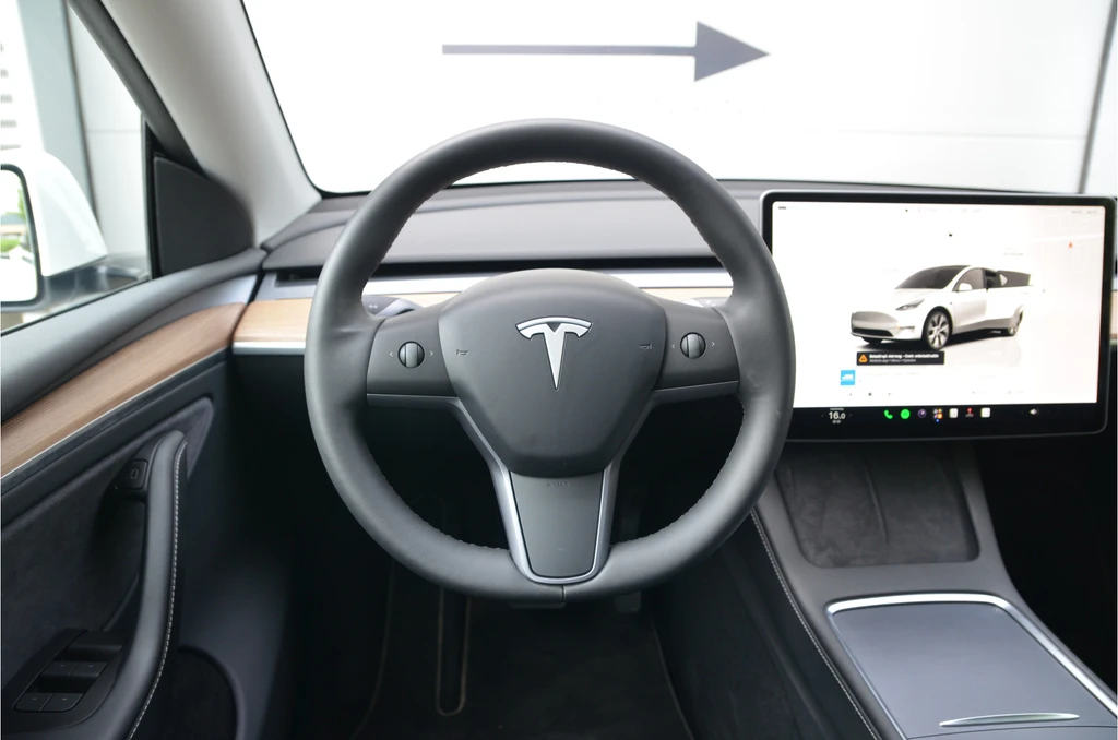 Tesla Model Y – foto 15