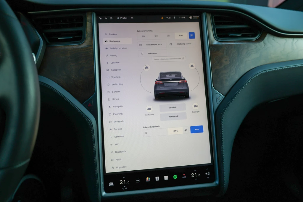 Tesla Model X – foto 32