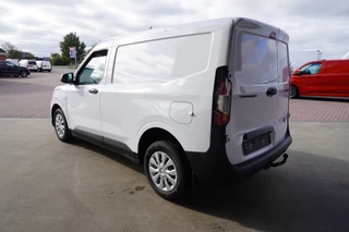 Ford Transit Courier – thumbnail 4