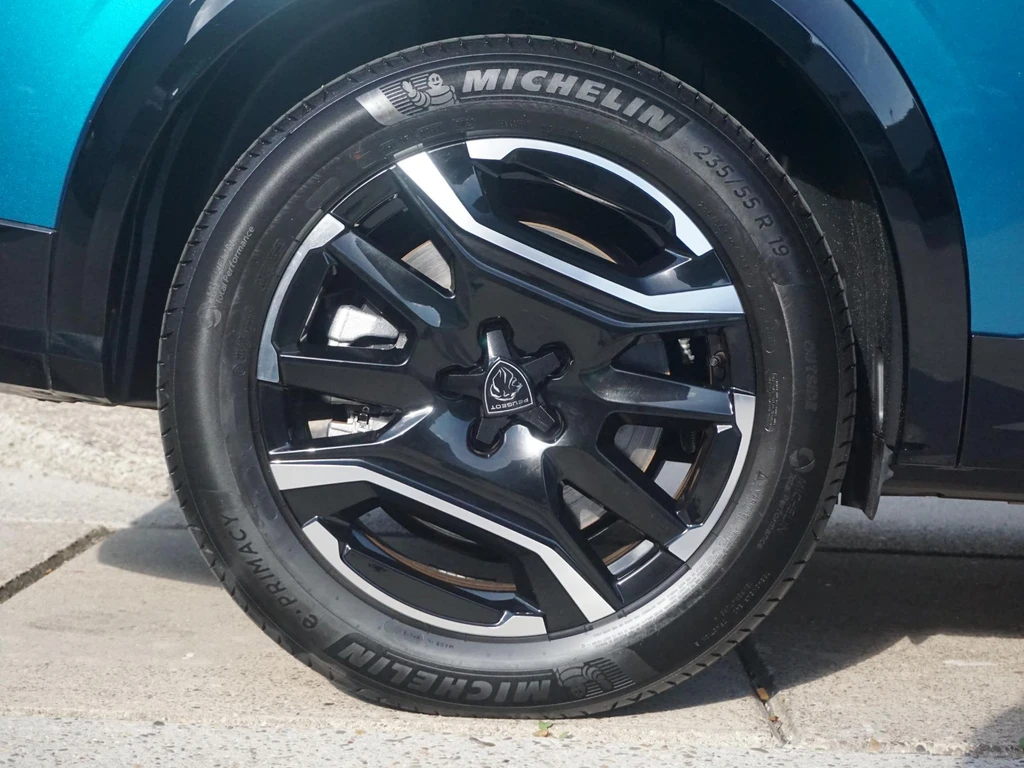Peugeot e-5008 – foto 8